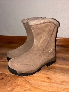 Sorel Women’s Waterfall Boots - size 8.5